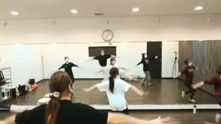 クリスマスソングを使ってダンスの稽古